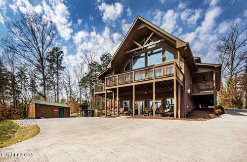 1607 Ridgecrest Dr, Sevierville, TN, 37876-7403 | Card Image