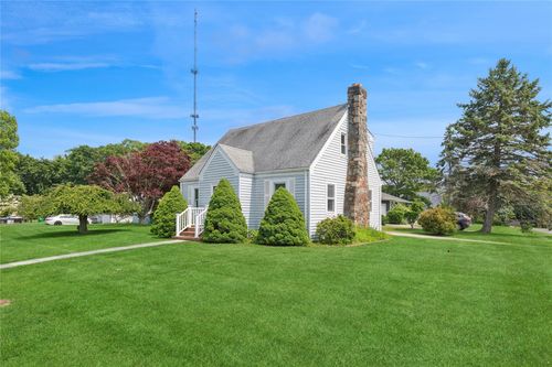 1295 Washington Ave, Greenport, NY, 11944 | Card Image