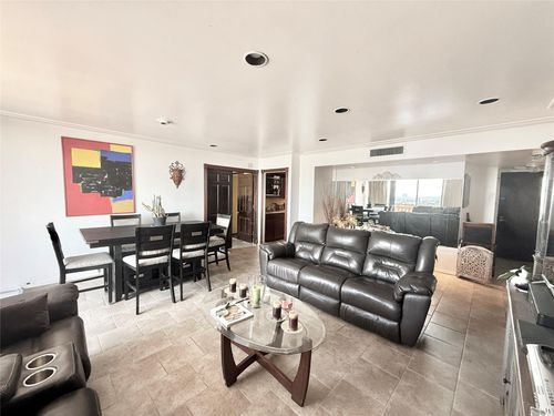 apt-1704-2016 Main St, Houston, TX, 77002-8857 | Card Image