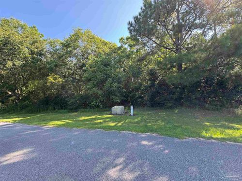 7538 Casa Grande Cir, Milton, FL, 32583-3222 | Card Image