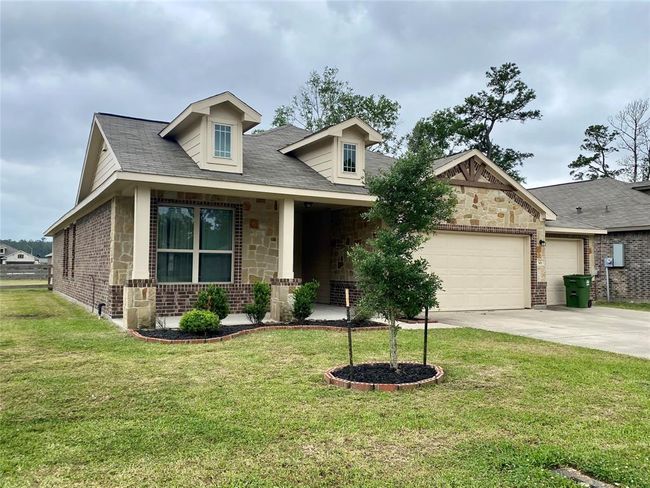 301 Rocky Ridge Drive, House other with 4 bedrooms, 2 bathrooms and null parking in Anahuac TX | Image 2