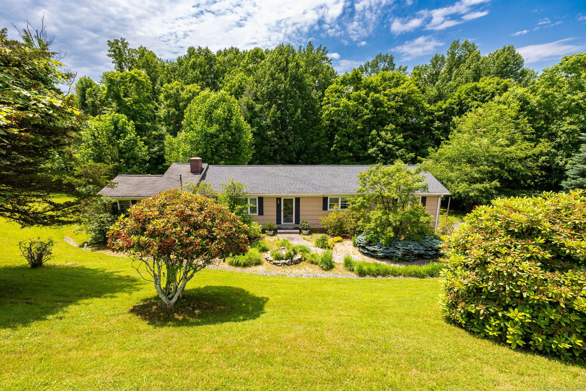 Woodland Hills Rd, Southbury, CT 06488
