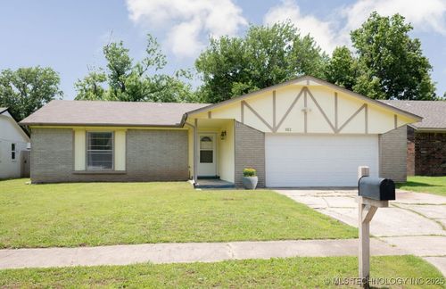 1112 Hickory Ct, Broken Arrow, OK, 74012-1501 | Card Image