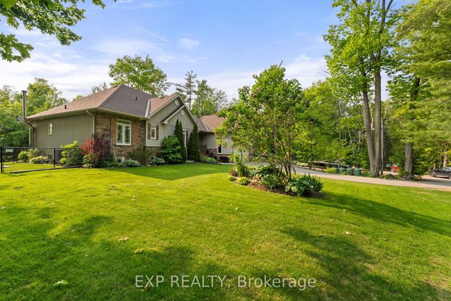 2 Birch Knoll Rd, House other with 5 bedrooms, 3 bathrooms and 5 parking in Sutton West ON | Image 7
