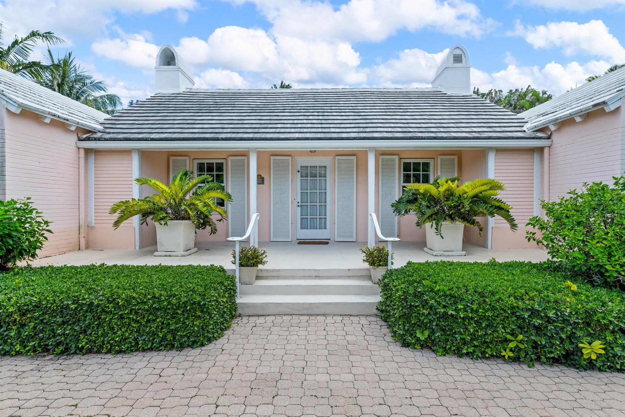 Jamaica Ln, Palm Beach, FL 33480