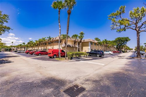 apt-227-5156 Ne 6th Ave, Oakland Park, FL, 33334-3366 | Card Image