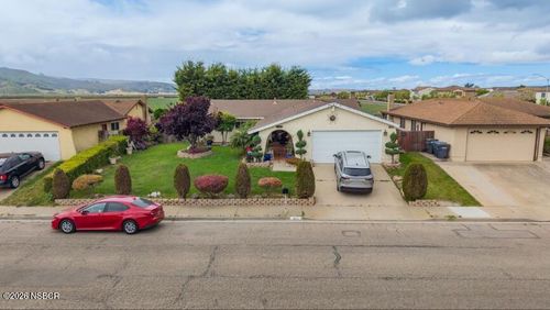 921 N Z St, Lompoc, CA, 93436-3816 | Card Image