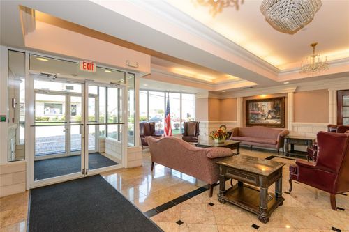 apt-501-242 Maple Ave, Westbury, NY, 11590-3277 | Card Image