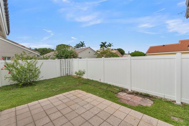 1592 Salerno Cir, House other with 3 bedrooms, 2 bathrooms and null parking in Weston FL | Image 37