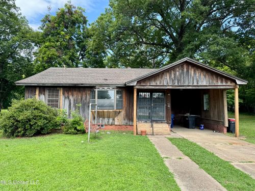 221 N Third Ave, Cleveland, MS, 38732-2555 | Card Image
