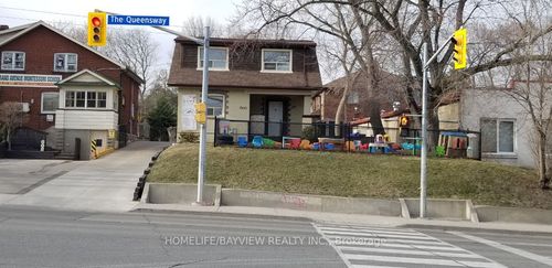 600 N The Queensway Toronto W7 Way, Etobicoke, ON, M8Y1K1 | Card Image