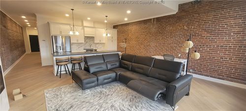 8-814 Virginia St E, Charleston, WV, 25301-2813 | Card Image