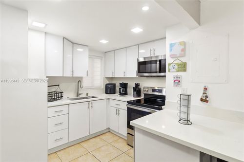 apt-405-840 Nw 87th Ave, Miami, FL, 33172-3437 | Card Image