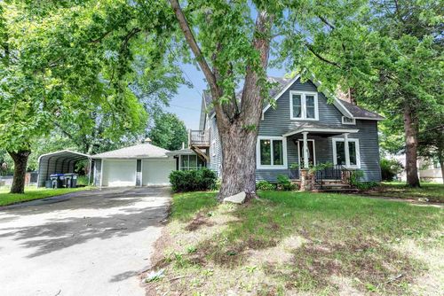 110 W Parker Street, WEYAUWEGA, WI, 54983 | Card Image