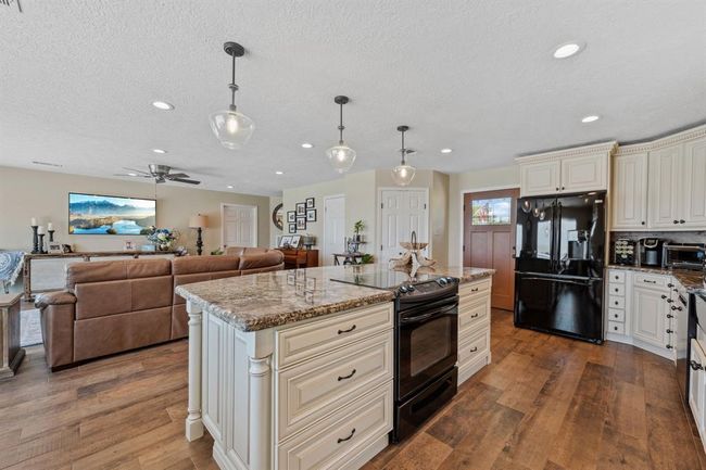 11320 Cedar Gully Rd, House other with 3 bedrooms, 2 bathrooms and 3 parking in Beach City TX | Image 19