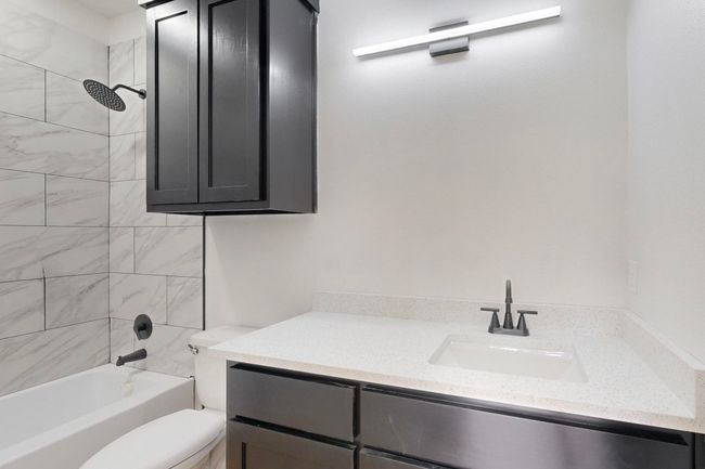 911 E Calhoun St, House other with 3 bedrooms, 2 bathrooms and null parking in Rice TX | Image 15
