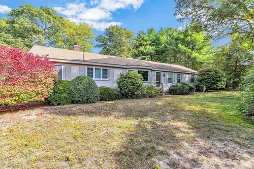 200 Lumbert Mill Rd, Centerville, MA, 02632-3149 | Card Image