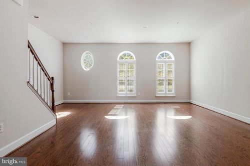 8208 Riggos Way, LANDOVER, MD, 20785-4876 | Card Image