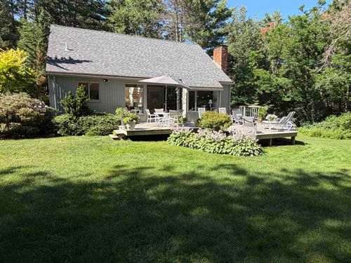 217 Kensington Rd, Hampton Falls, NH, 03844-2213 | Card Image