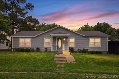 906 N 1st St, Quinton, OK, 74561 | Card Image