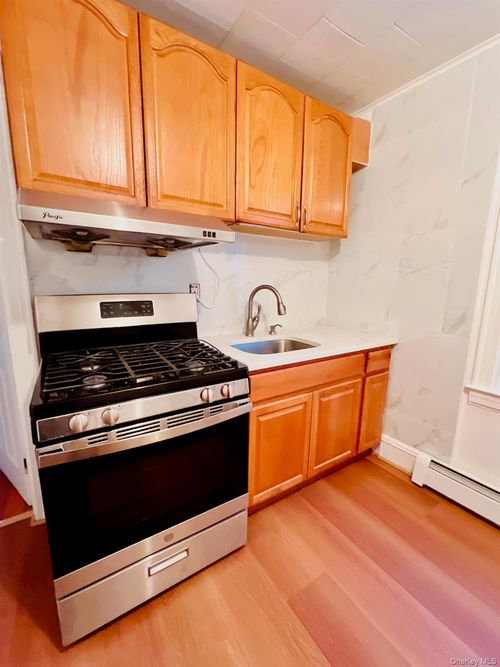 fl-2nd-7119 Nansen St, Forest Hills, NY, 11375-6729 | Card Image