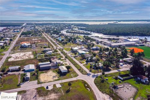 506 Copeland Ave N, EVERGLADES CITY, FL, 34139 | Card Image