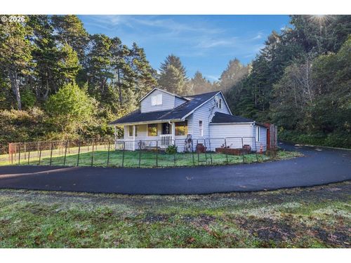 2740 Se Highway 101, Lincoln City, OR, 97367-2036 | Card Image