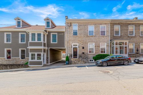 30 Apple St, Brockville, ON, K6V4X8 | Card Image