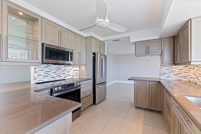 Kitchen with new appliances | Image 10
