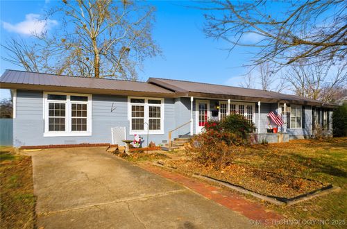 625 Allison Ave, Stilwell, OK, 74960-2207 | Card Image