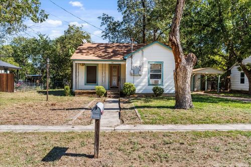 316 Ritchey St, Gainesville, TX, 76240-4328 | Card Image