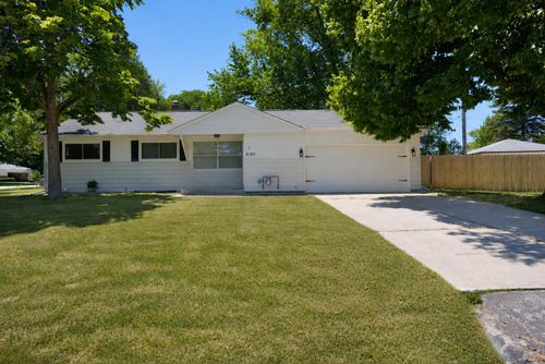 8189 N 54th St, BROWN DEER, WI, 53223 | Card Image