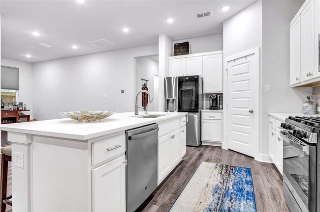 Stainless Appliances, Gas stove, nice pantry size. | Image 21