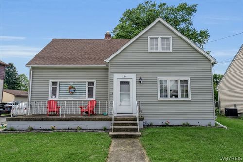 134 Woodlawn Ave, Lancaster, NY, 14086-2635 | Card Image