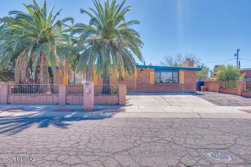 6640 E 42nd St, Tucson, AZ, 85730-1621 | Card Image