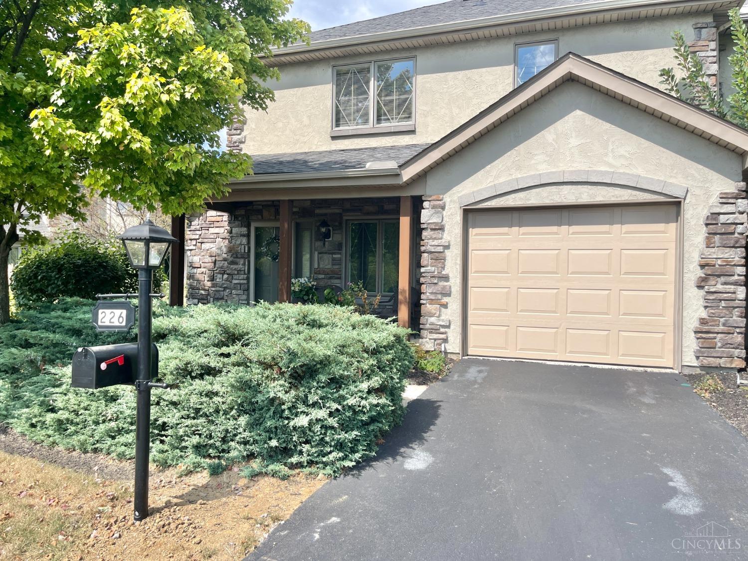 Edinburgh Ln, Cincinnati, OH 45246