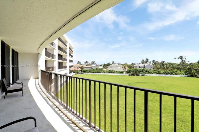APT-311 - 1300 S Highway A1a, Condo with 2 bedrooms, 2 bathrooms and null parking in Jupiter FL | Image 22