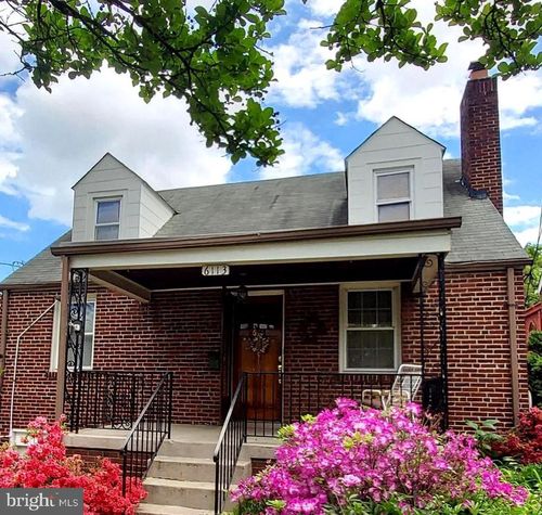 6113 43rd St, RIVERDALE, MD, 20737-1001 | Card Image