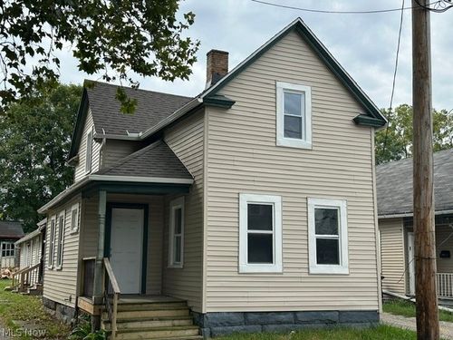 3233 Trowbridge Ave, Cleveland, OH, 44109-2046 | Card Image
