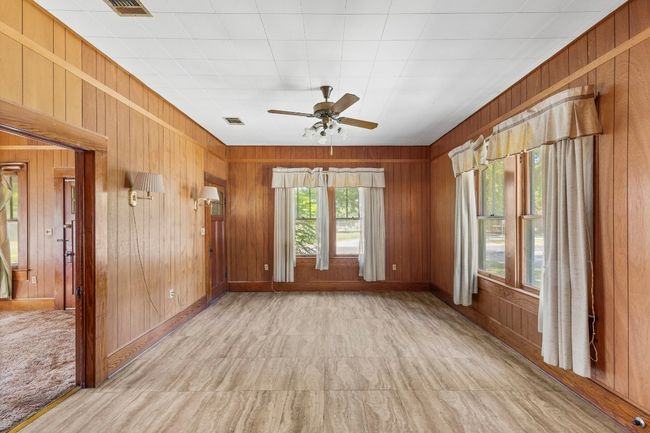 911 N Avenue C, House other with 3 bedrooms, 2 bathrooms and null parking in Elgin TX | Image 23