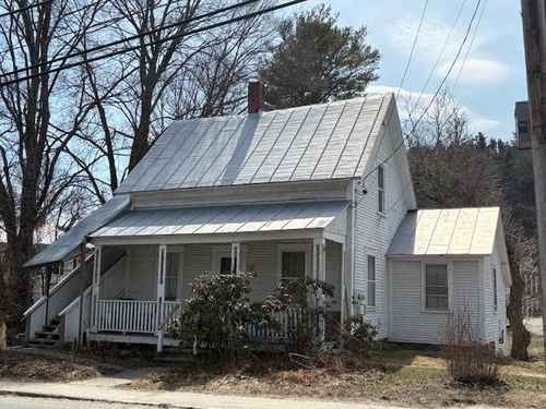 39 Safford St, South Royalton, VT, 05068-6804 | Card Image