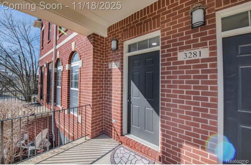 3285 Newbury Pl, Troy, MI, 48084-7044 | Card Image