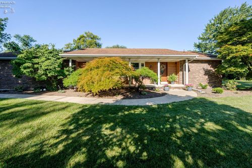 642 Glendale Dr, Port Clinton, OH, 43452-2348 | Card Image
