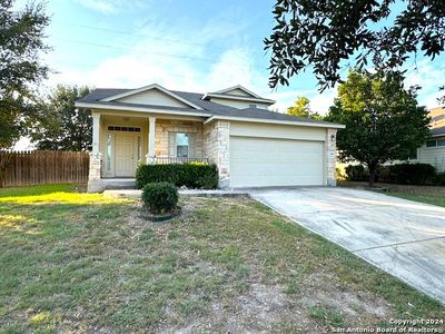 646 Calhoun Dr, House other with 4 bedrooms, 2 bathrooms and null parking in New Braunfels TX | Image 2