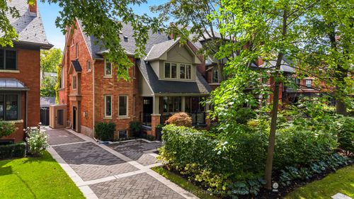 37 St Andrews Gdns, Toronto, ON, M4W2C9 | Card Image