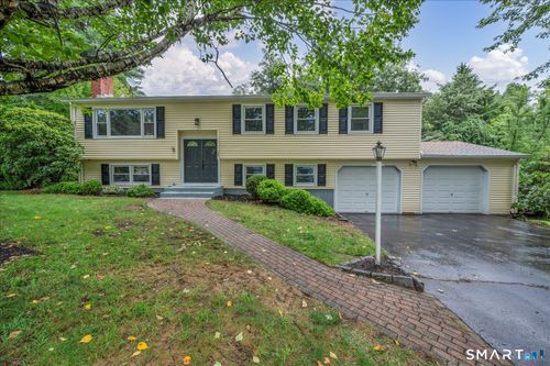 22 Settler Cir, Windsor, CT, 06095-1241 | Card Image