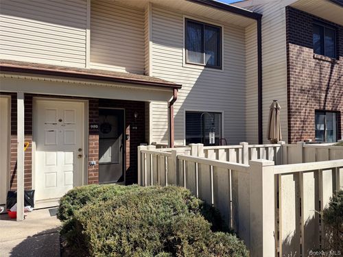 980 Skyline Dr, Coram, NY, 11727-3670 | Card Image