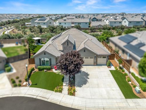 384 Sentinel Dr, Madera, CA, 93636 | Card Image