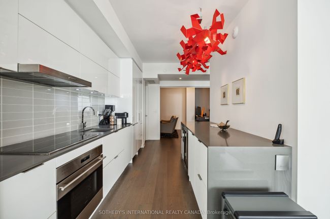 6805 - 1 Bloor St E, Condo with 3 bedrooms, 3 bathrooms and 2 parking in Toronto ON | Image 7