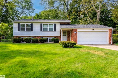 6015 Brynthrop Dr, Shelby Township, MI, 48316-4304 | Card Image